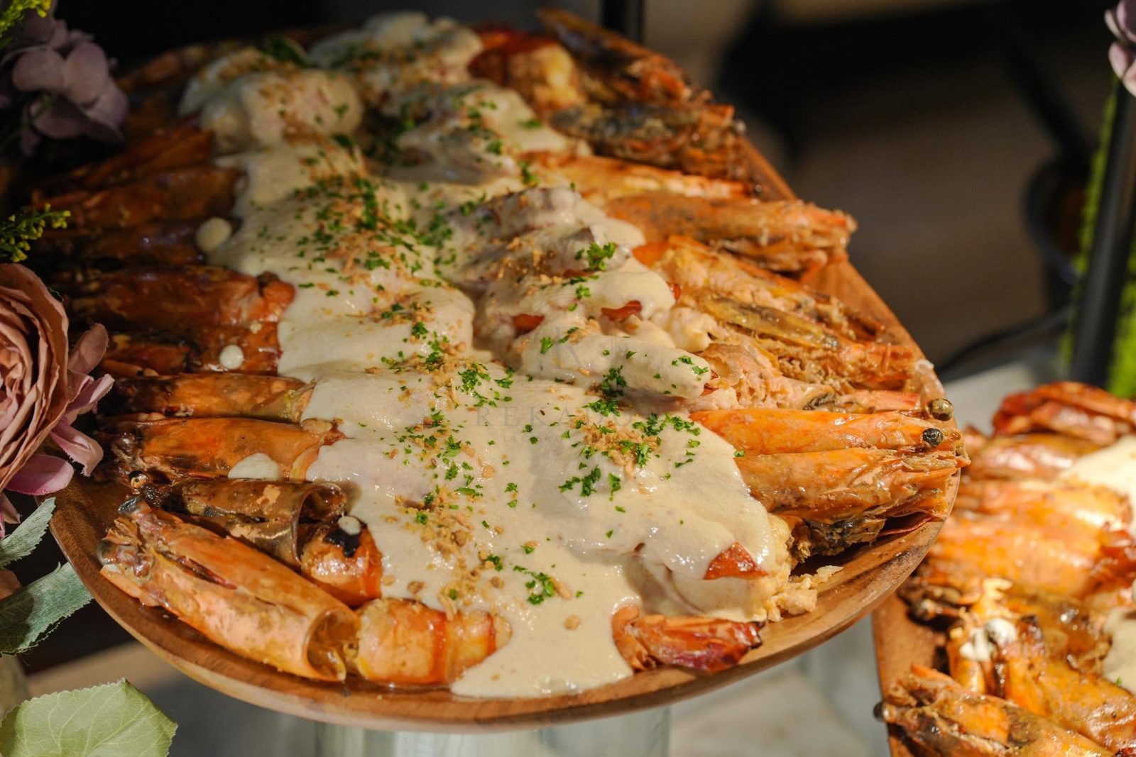 Creamy prawn platter, plated