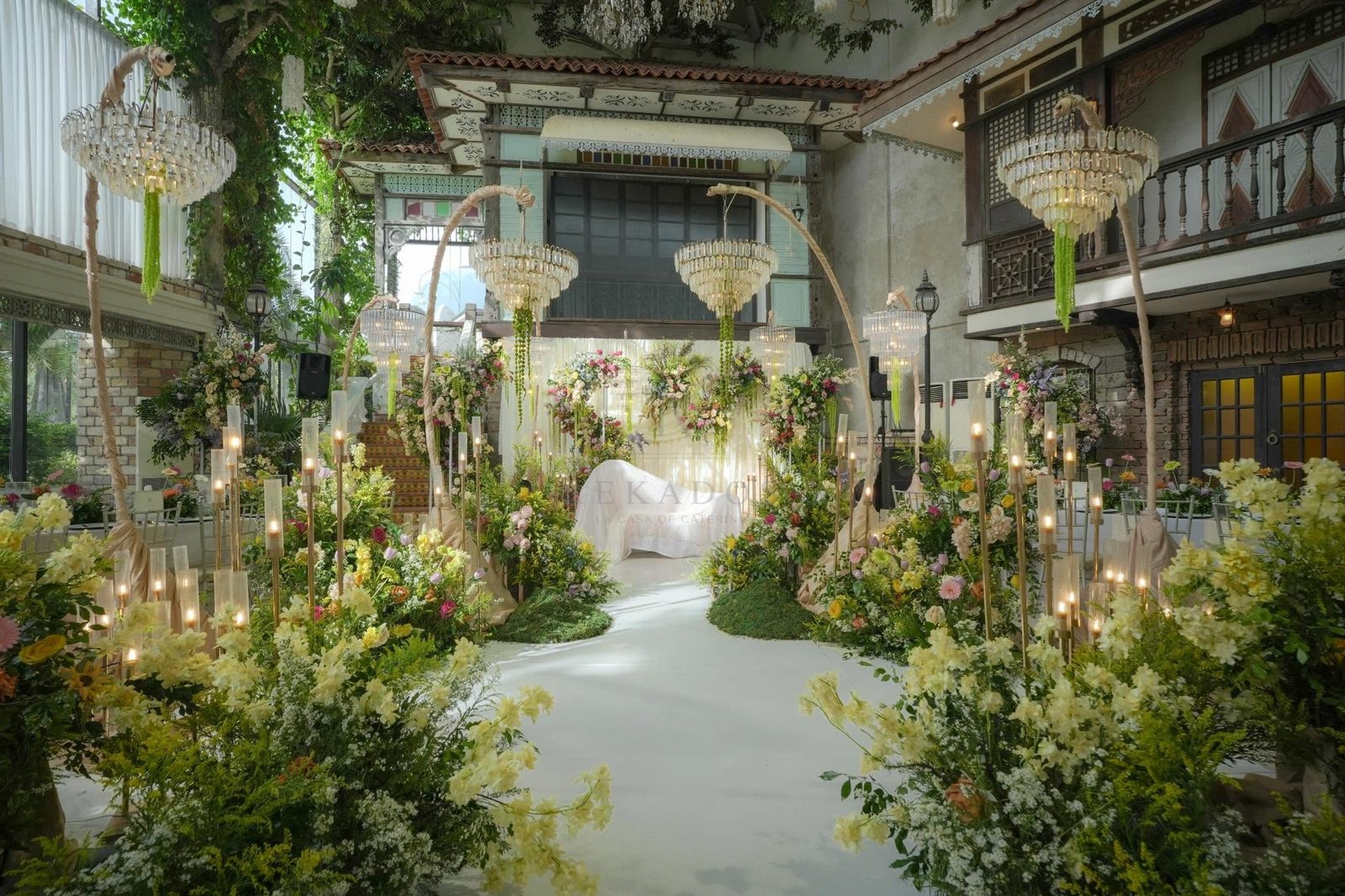Grand floral garden aisle